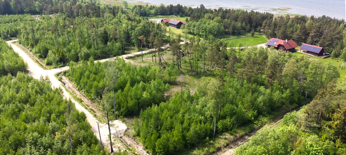 Täpi , Pärnu maakond, Lääneranna vald, Mereäärse küla